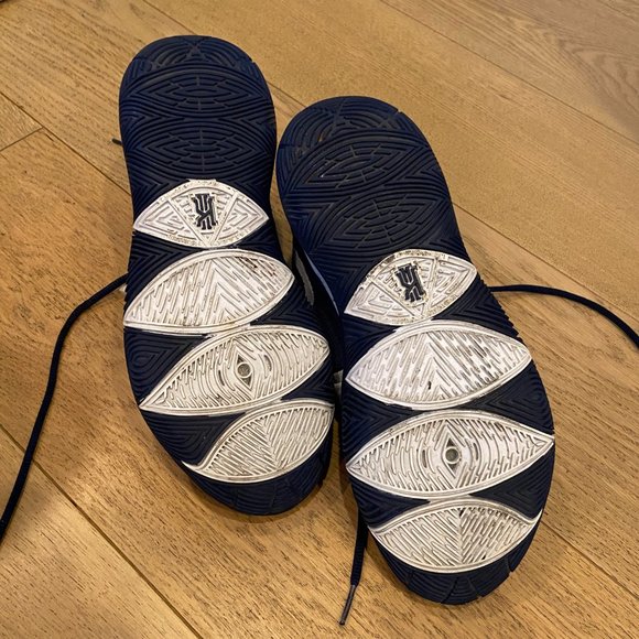 Kyrie 4 - Midnight Blue - Size 8 - Picture 4 of 5